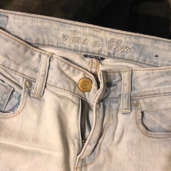 Light wash distressed American eagle skinny jeans - Picture 2 of 6